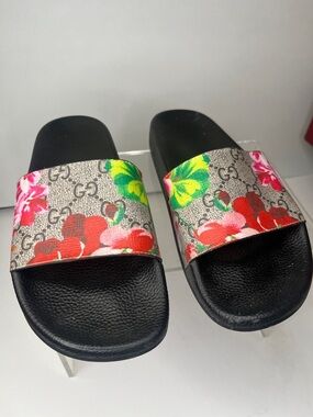 Gucci Floral Slide Sandals - Black with Multicolor Floral Strap